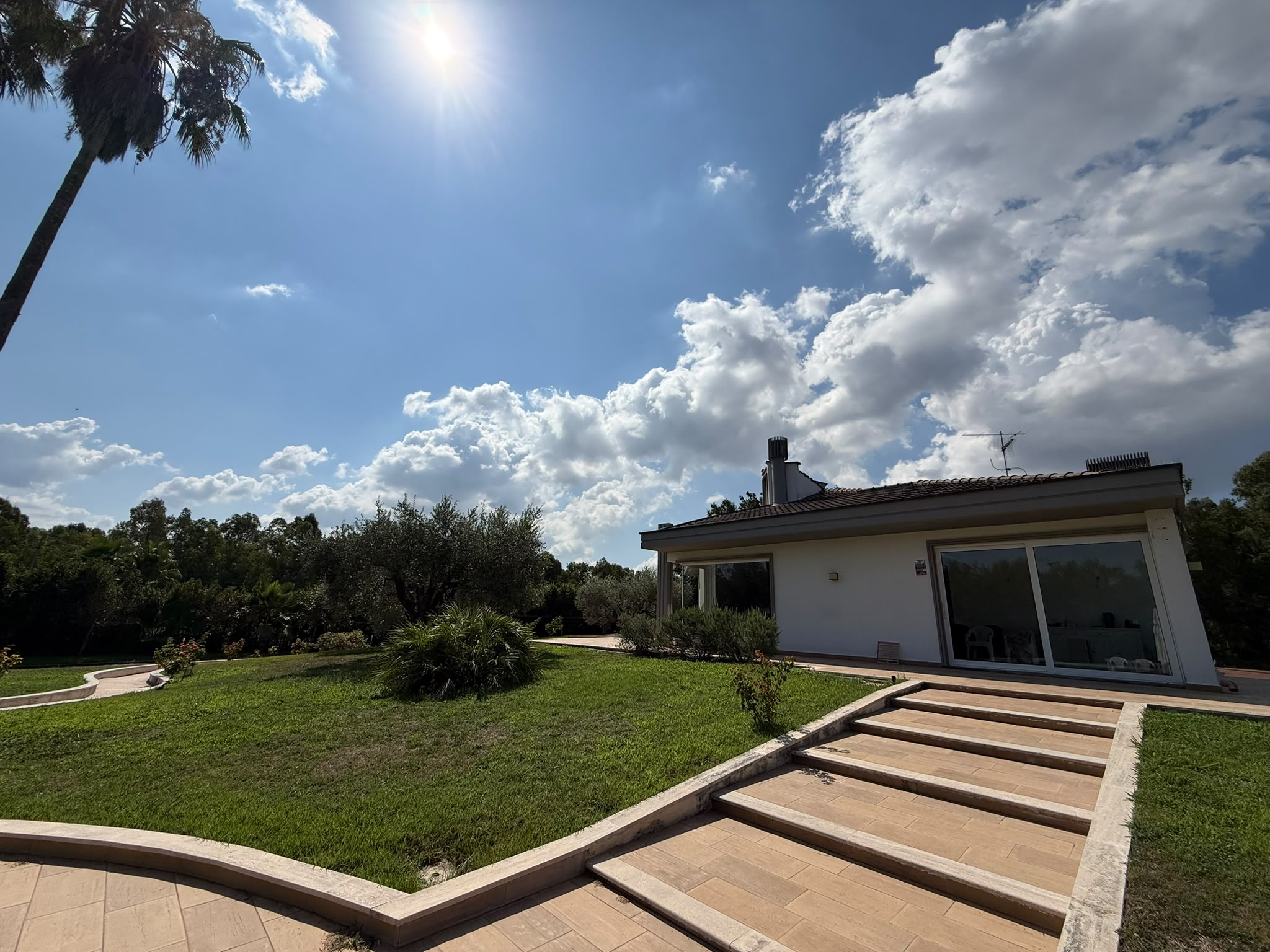 WhatsApp Image 2026-07-24 at 12.30.50 (7) APRILIA: PRESTIGIOSA VILLA CON PISCINA